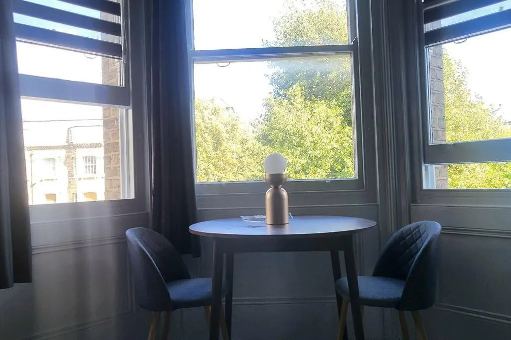 Big Comfy Studio In Central Hove With Free Onsite Parking 5 Mins From Beach - 10 Mins From Hove 0*,